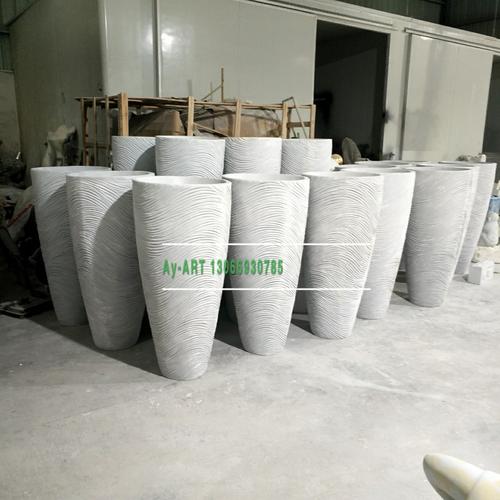 现货供应玻璃钢花盆雕塑制品楼盘户外种植花器创意玻璃钢花盆组合